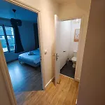 Charmante Petite Maison En Plein Centre *