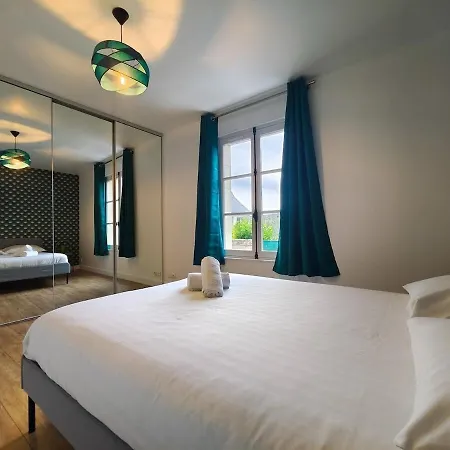 Charmante Petite Maison En Plein Centre * カーン
