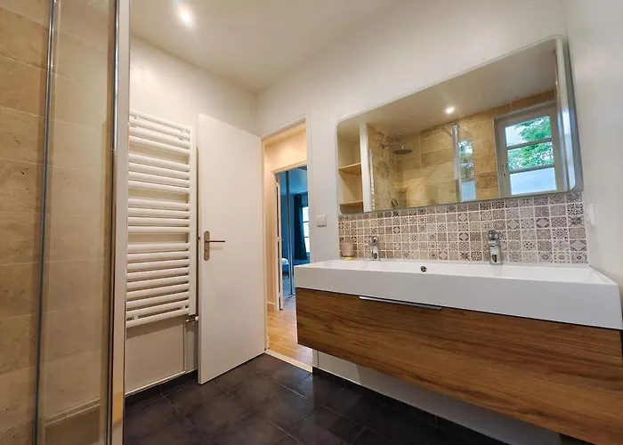 Charmante Petite Maison En Plein Centre