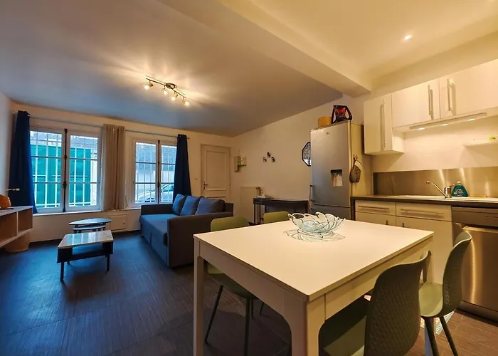 Charmante Petite Maison En Plein Centre Hébergement de vacances *